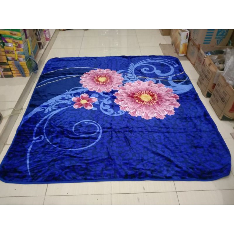 Selimut St. Michael Semi Jumbo Ukuran 200x220 cm Red Label Panel Halus Dan Tebal Kualitas Premium