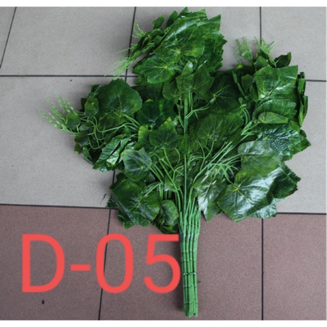 DAUN ANGGUR HIJAU / DAUN ANGGUR PLASTIK / DAUN DEKORASI / D-05/1 LUSIN