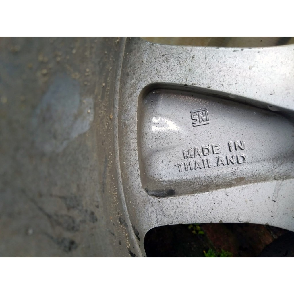 Velg dan Ban ex cabutan Toyota hilux 2021