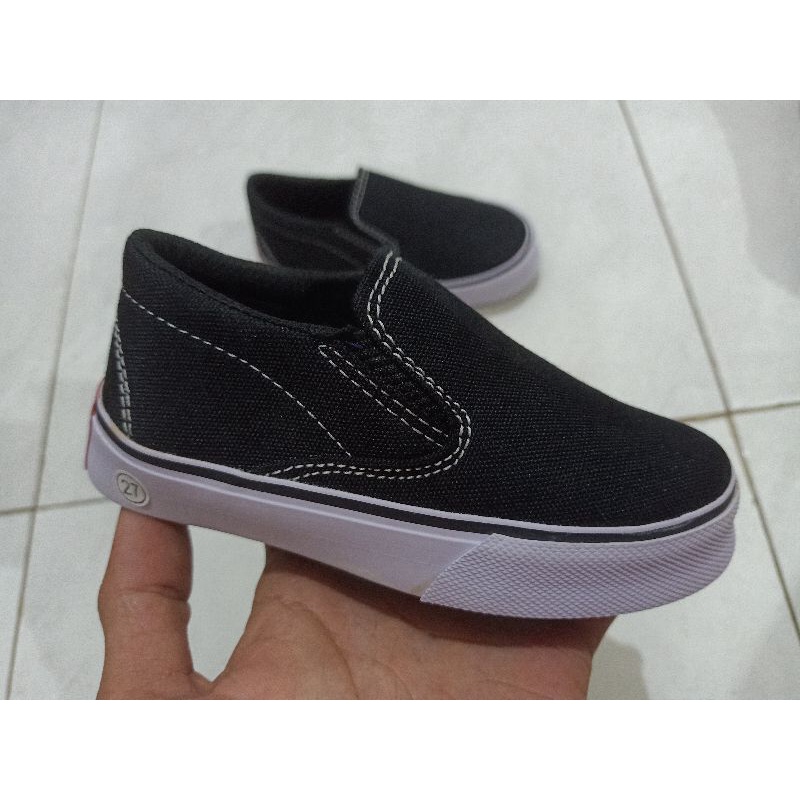 sepatu slip on anak