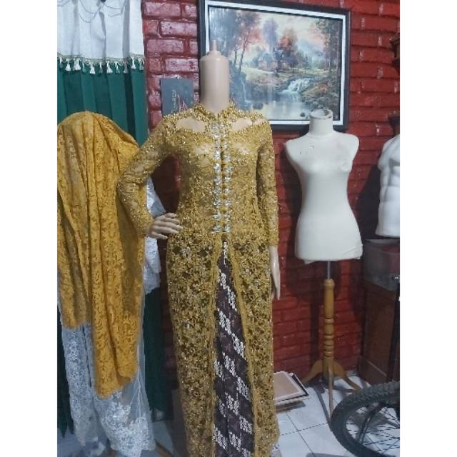 Kebaya modern dress pengantin gold mewah