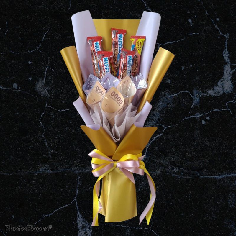BUKET SNACK - BUKET BUNGA UANG DAN SNACK - BUKET WAFLE TANGO MINI GOLD bisa request