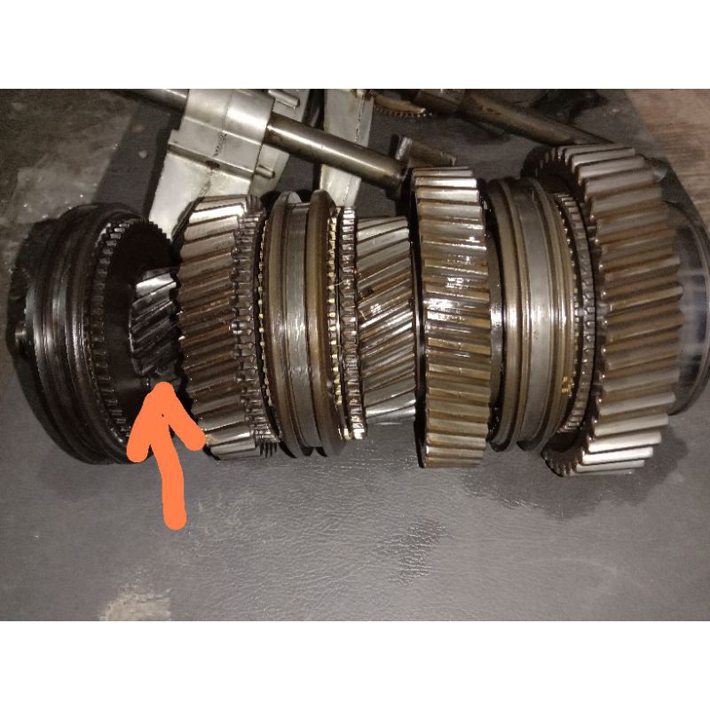 gigi 5(empat) transmisi canter PS 125