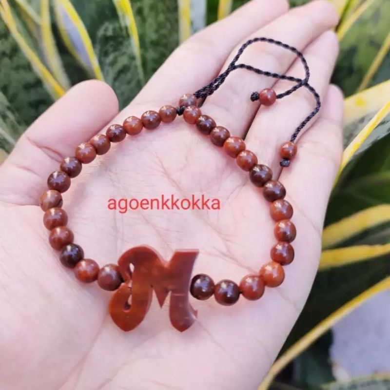 Gelang inisial M coklat kokka kaukah