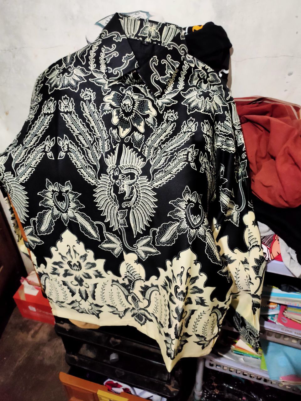 Kemeja Batik Pria Semi Sutra Silky Premium Puring Istimewa