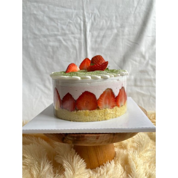 

Japanese Strawberry fruit cake