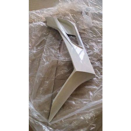 cover L floor pcx 160 K1Z original putuh dek bawah kiri pcx 160 putih