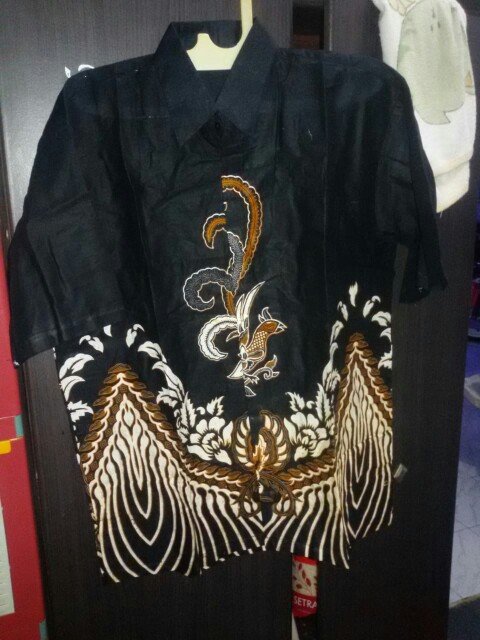 Kemeja Batik Pria Motif Ayam Ketawa