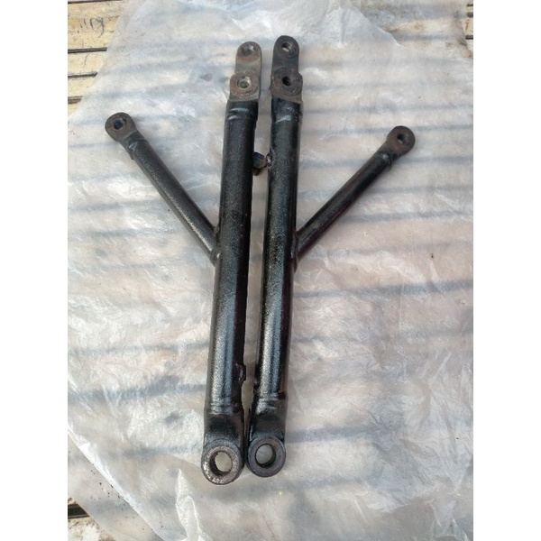 pangkon dudukan mesin cb150r old kanan kiri original copotan motor