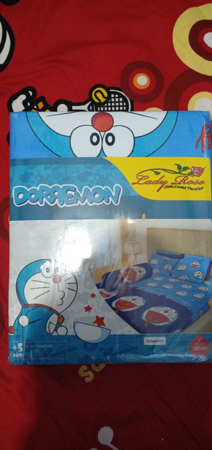Lady Rose Sprei King (180x200) Dengan 2 Bantal - Doraemon