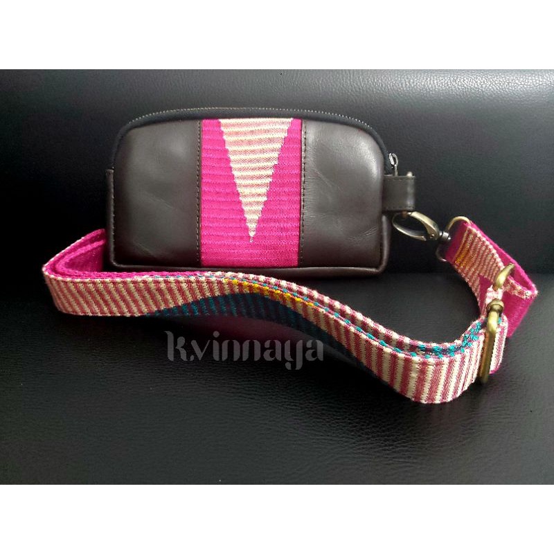 Hanging wallet kulit tenun rang rang