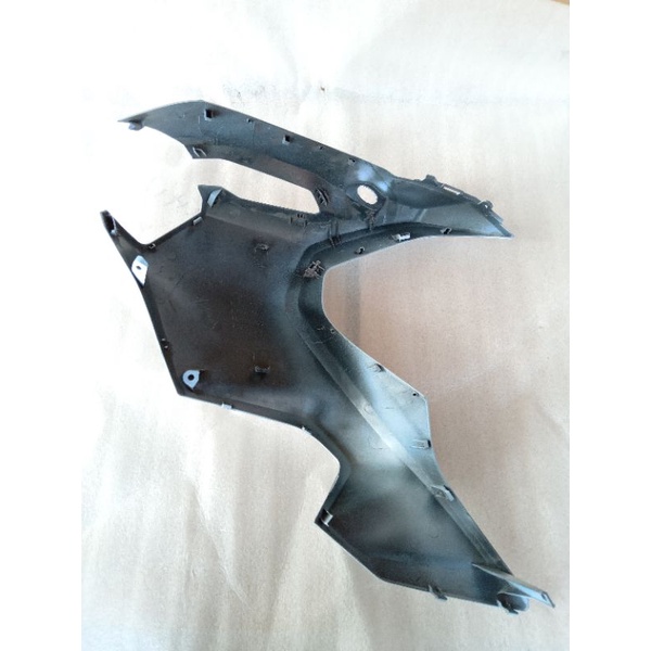 Sayap Legsil Legshield tameng kanan adv 150 putih original lp