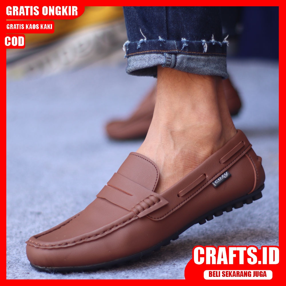 CRAFTS X VERONA Sepatu Slip On Pria Sepatu Pria Casual Kulit Syntetik Sepatu Kasual Pria Pantofel Kerja Kantor Kondangan Kuliah Semi formal Original Kekinian Terbaru Murah Kekian