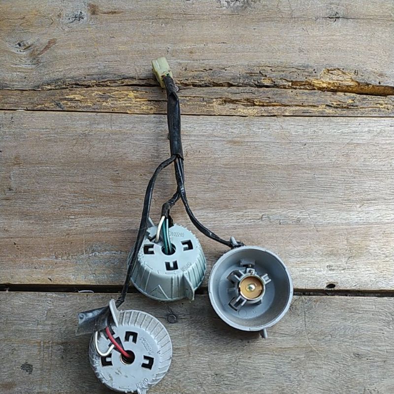 kabel soket lampu belakang toyota soluna original