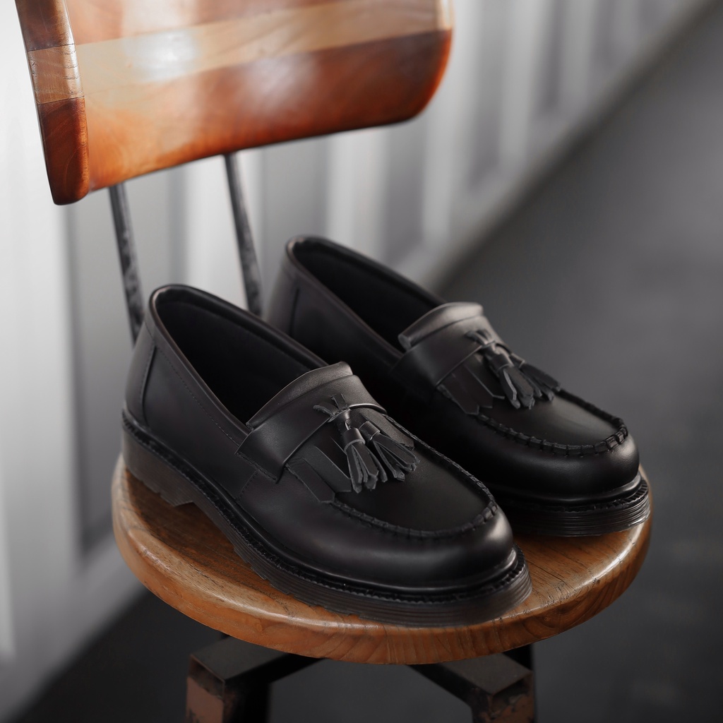Gates Black Solid | Sepatu Kulit Asli Casual Matte Vintage Loafers Klasik Pria Cowok Slip On Original | FORIND x Kenzios