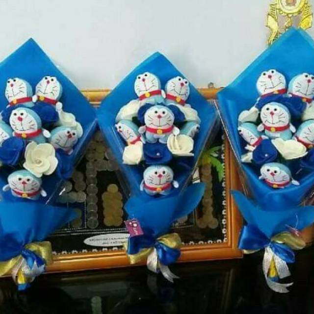 Buket boneka doraemon
