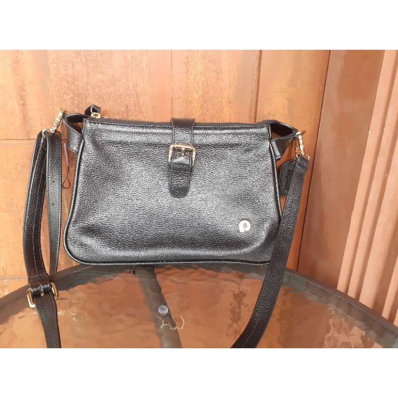 **Free Hijab** Tas Papillon Preloved Hitam Kecil