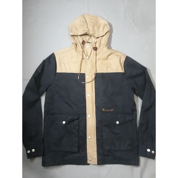 Jaket outdoor frizmworks