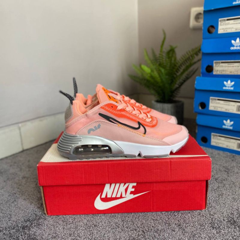 NIKE AIR MAX 2090  LAVA GLOW // SALMON PINK