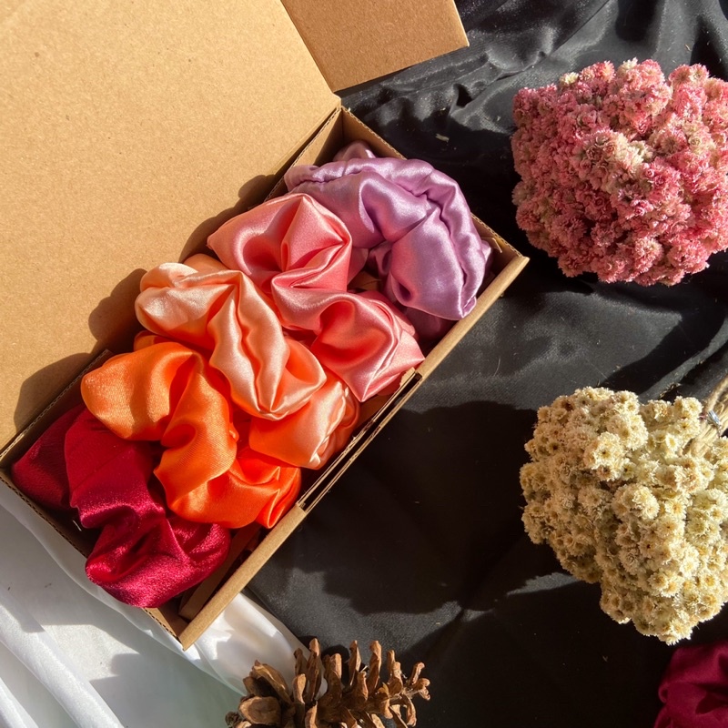 [SET SCRUNCHIE] HAMPERS SCRUNCHIE BUNDLE KADO SCRUNCHIE SATEEN SILK PREMIUM IKAT RAMBUT