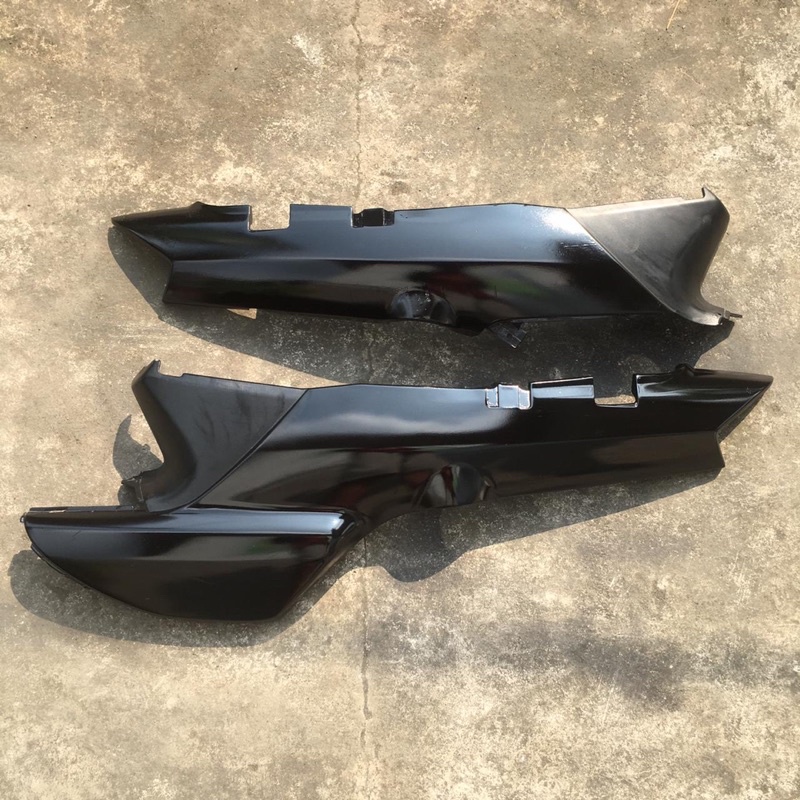 Sepasang Body Bodi Belakang Sebelah Kanan Kiri Honda Kirana 125 Kirana Original