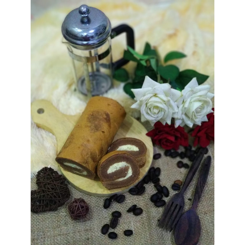 

Roll Cake / Bolu Gulung Coklat (Panjang 24 cm & Diameter 8 cm)