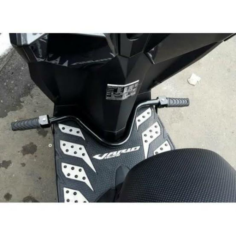 pijakan kaki depan vario