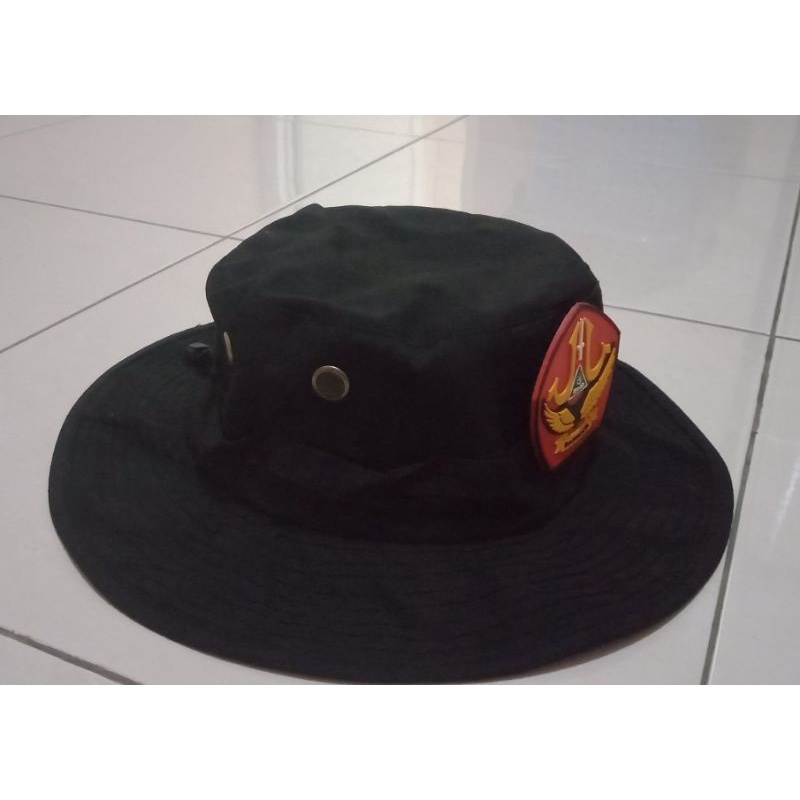 Topi rimba banser perekat