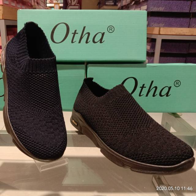 Koleksi Sepatu sneakers otha