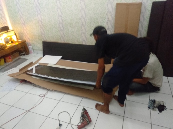 Lemari Pakaian 3 Pintu Tarik Hitam Dengan Cermin Dan Laci - Lunar Lpt 316 P