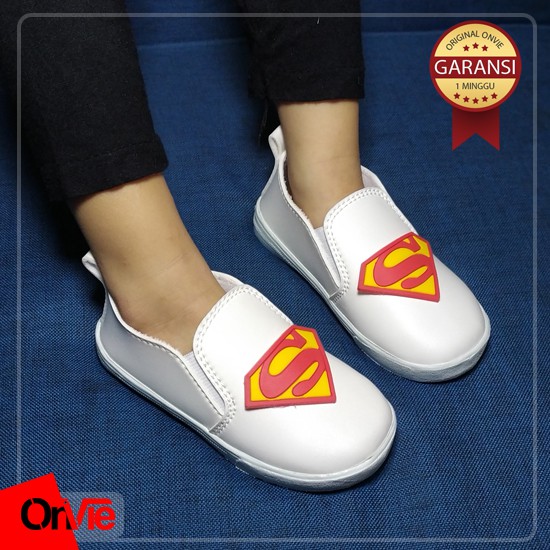 Sepatu Slip On Anak Laki-Laki Hitam Putih Motif Super Hero Karet 3D | Sepatu Sekolah Anak Casual Onvie