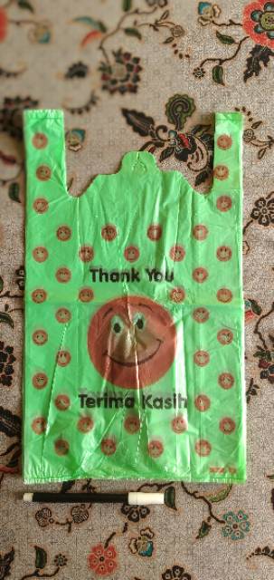 Kantong kresek motif smile / TIPIS uk 24x40 cm merk klin