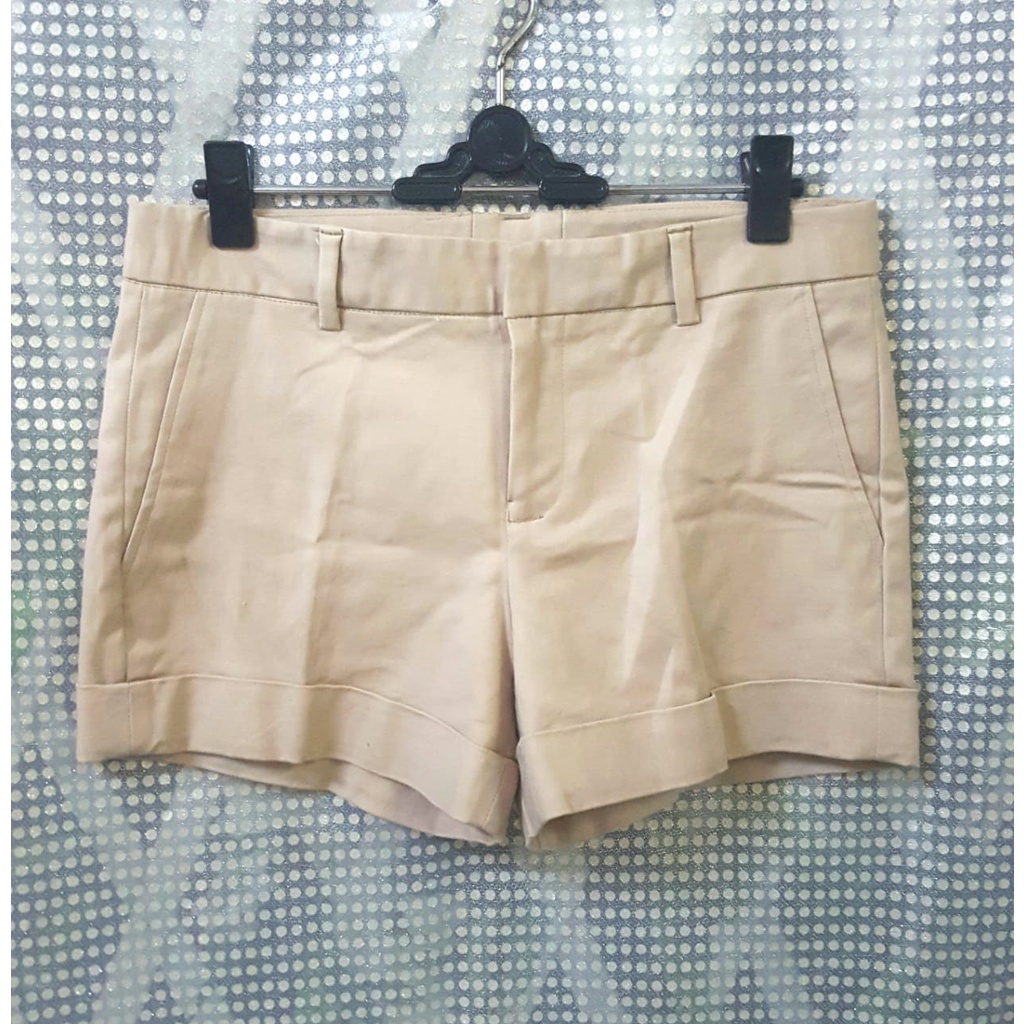 Celana Pendek Wanita Warna Cream / Celana Pendek Wanita