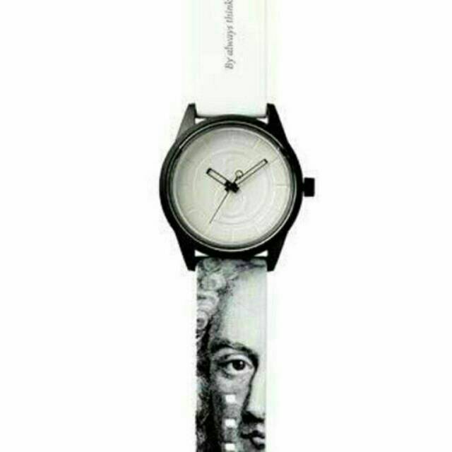 Jam tangan QQ berkarakter isaacnewton smile solar / bertenaga sinar matahari jam analog QQ RP00J038