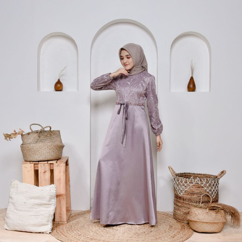 KATALYA DRESS YOUNGLADY OUTFIT dres kondangan gaun akad simple gaun wedding pernikahan baju muslim putih gaun lamaran elegan pakaian wanita pesta elegan fashion korea dres lebaran cantik anggun mewah nyaman gaun vintage bahan velvet maxmara fashion cantik