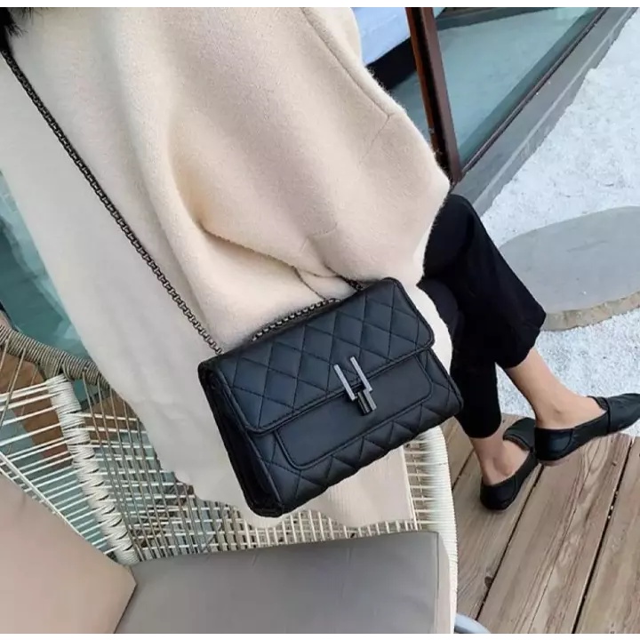 Ghaya - [Bisa COD] Tas Slingbag wanita Chelsy Embos, Tas Selempang Wanita Import Murah Mini Sling bag Wanita, Sling Bag Distro