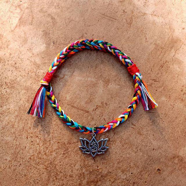 Gelang Sangadatu Split Jalin Teratai Omkara / Gelang Sembilan Warna / Aksesoris Bali Murah / Gelang Sangadatu Split Om Lotus / Gelang Omkara / Gelang besakih / gelang Pria / Oleh Oleh Khas Bali / Gelang Pelangi  / Craft Dewata