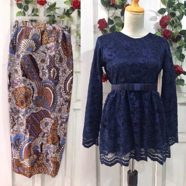 Set Kebaya Peplum navy & rok batik sasmaya