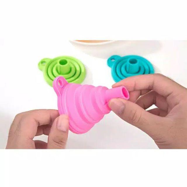 Corong Lipat Karet Silikon Portabel 1 Warna (xl31)