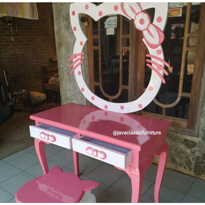 TOLET MEJA RIAS HELLO KITTY MURAH LACI MINIMALIS + PUK DUDUKAN WARNA DUCO PUTIH PINK BAHAN KAYU JATI PRODUKSI JEPARA-1