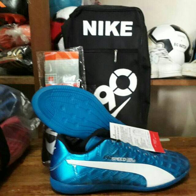Paket komplit sepatu futsal puma grad ori