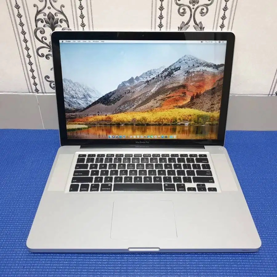 Laptop MacBook Pro Core i5 4GB HDD 500GB Bekas Second