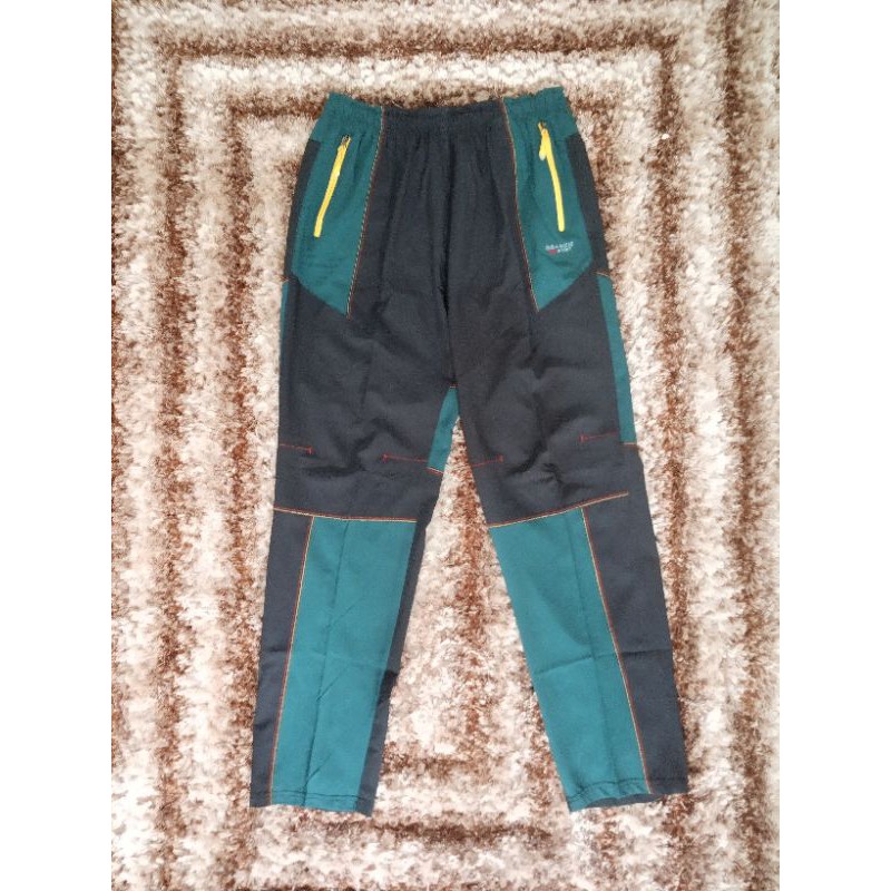 CELANA OUTDOOR TRAINING PRELOVED SECOND