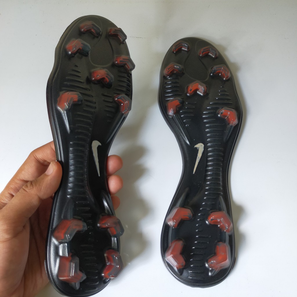 SOL SEPATU BOLA NIKE/Outsole sepatu bola Nike-Hitam pul merah