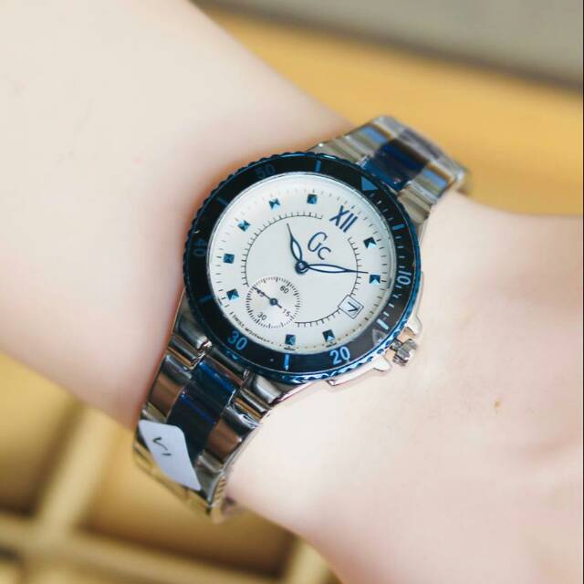 Jam tangan wanita GC detik bawah semi super