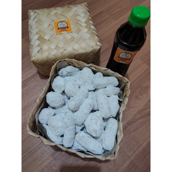 

Paket oleh oleh pempek ikan mix isi 40pcs + cuko kental