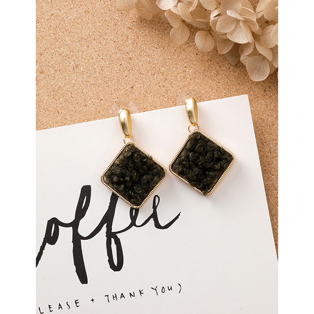 LRC Anting Tusuk Fashion Green Lamb Hair Square Earrings D28062