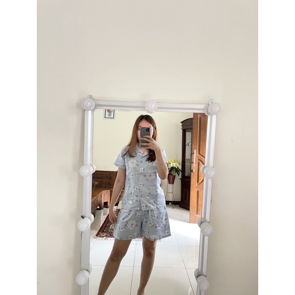 Piyama wanita dewasa / anak . Model celan lengan pendek . Bahan katun jepang ,halus, dingin