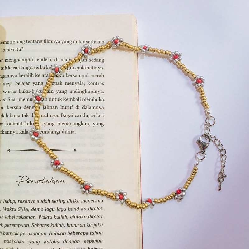 Daisy Choker Gold