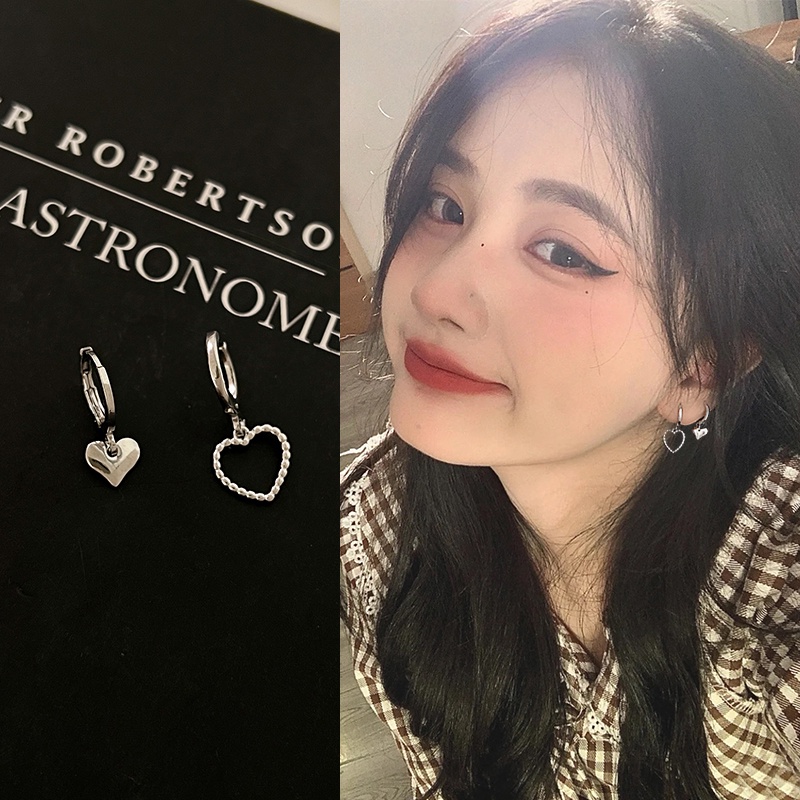 Gadis Keren Manis Korea Menjuntai Anting Hati Bentuk Hati